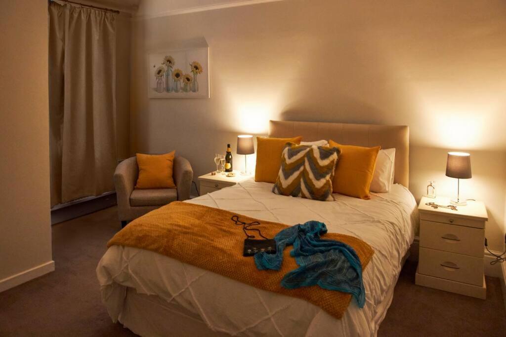 Comfy Big 7 Bedroom Townhouse هاروغايت المظهر الخارجي الصورة
